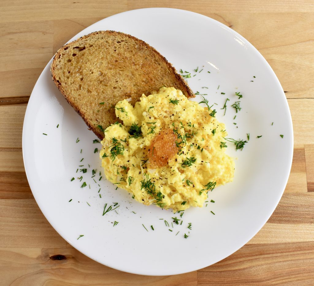 scrambled eggs with pike roe and toast